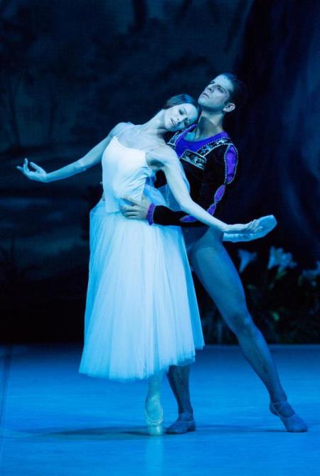 polina-semionova-and-marcelo-gomes-in-giselle-act-ii-4