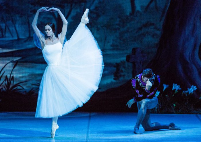 polina-semionova-and-marcelo-gomes-in-giselle-act-ii-9