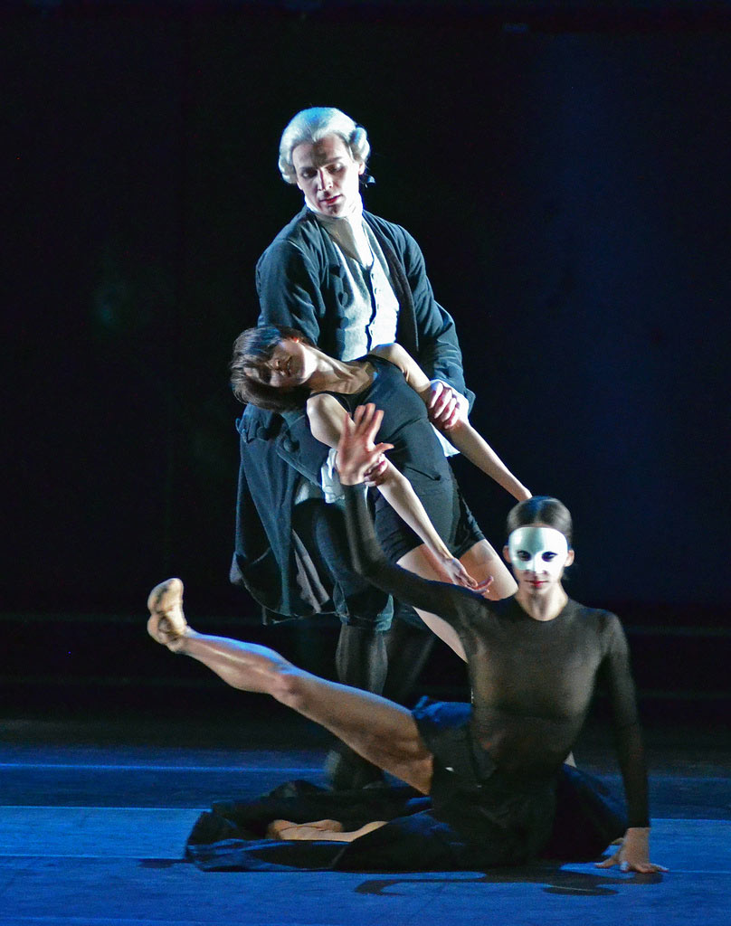dm-multiplicity-semionova-shemiunov-yapparova-pile_1000